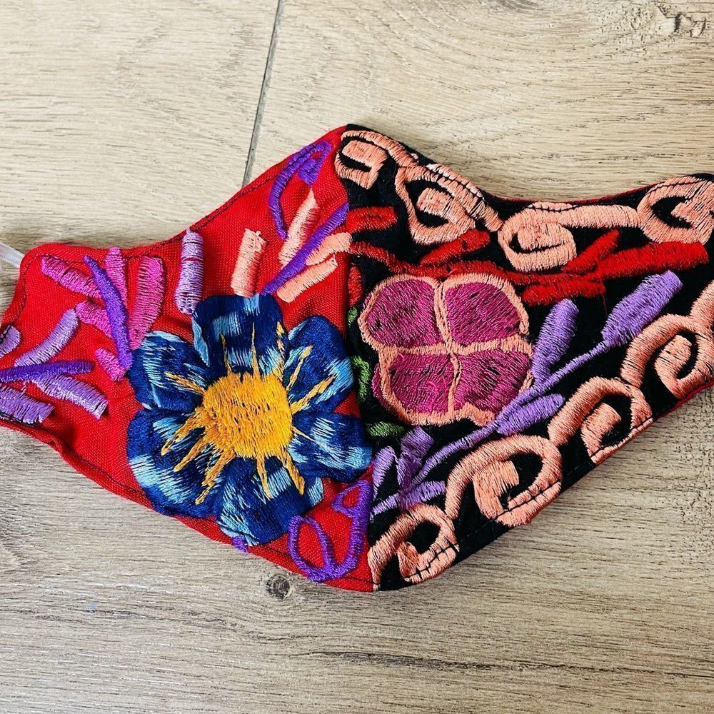 NWOT Handmade Embroidered Face Mask - Picture 1 of 4